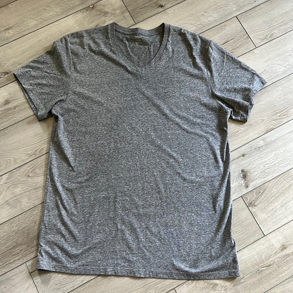 Men’s Old Navy V-Neck Tee